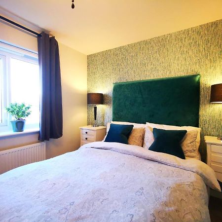 The Lawnswood - Central Manchester Holiday Home With Free Parking エクステリア 写真
