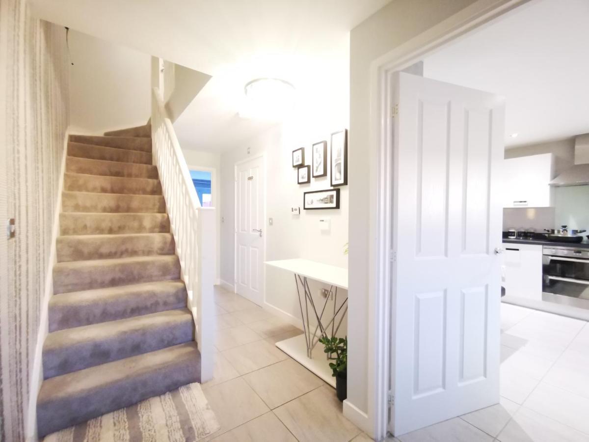 The Lawnswood - Central Manchester Holiday Home With Free Parking エクステリア 写真