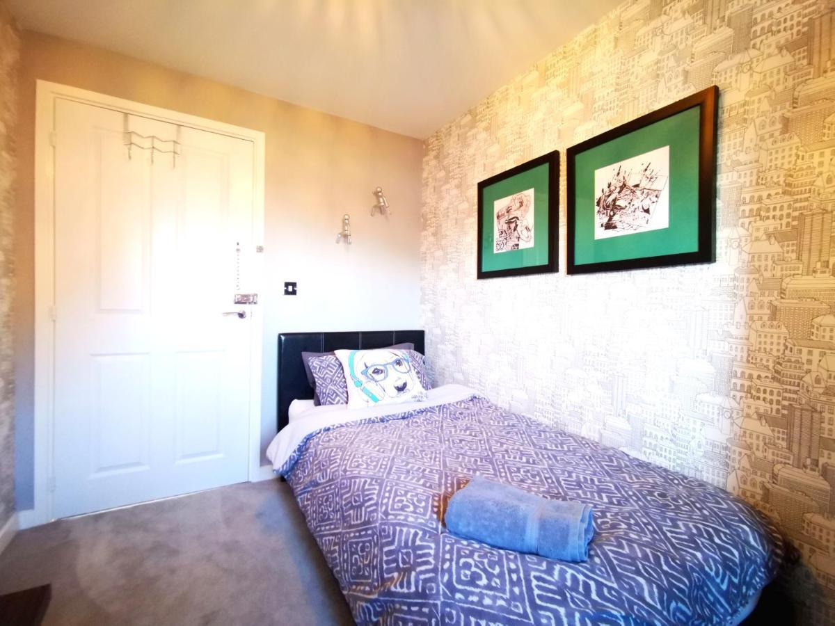 The Lawnswood - Central Manchester Holiday Home With Free Parking エクステリア 写真