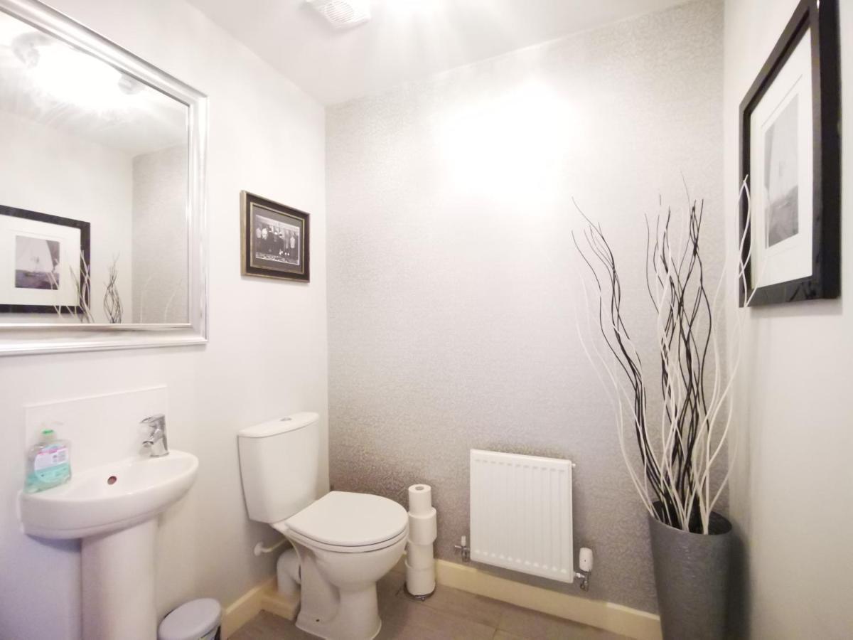 The Lawnswood - Central Manchester Holiday Home With Free Parking エクステリア 写真